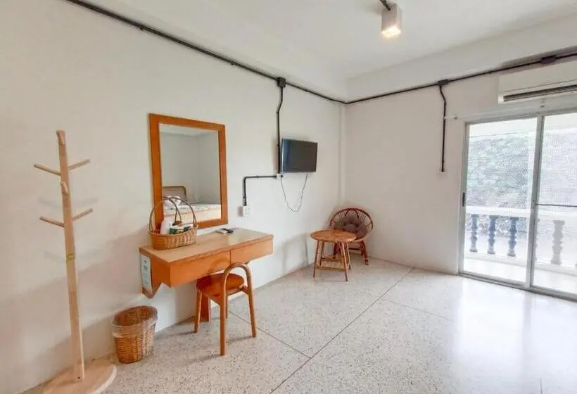اتاق لوکس, Bangsaphan Resort