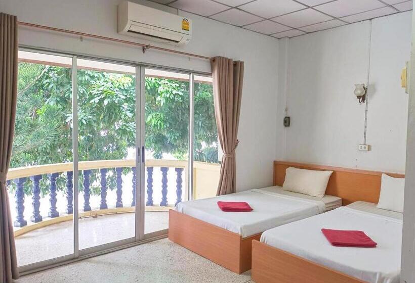 Номер Стандарт с Балконом, Bangsaphan Resort