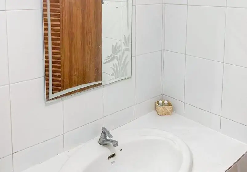 اتاق لوکس با بالکن, Bangsaphan Resort