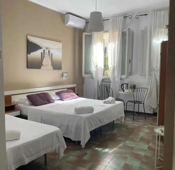 3 Bett Economy Zimmer, Cappello