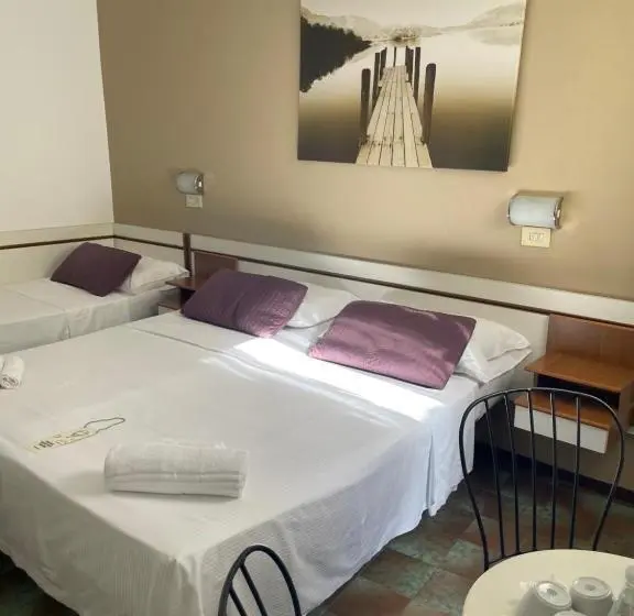 3 Bett Economy Zimmer, Cappello