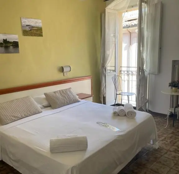 3 Bett Economy Zimmer, Cappello