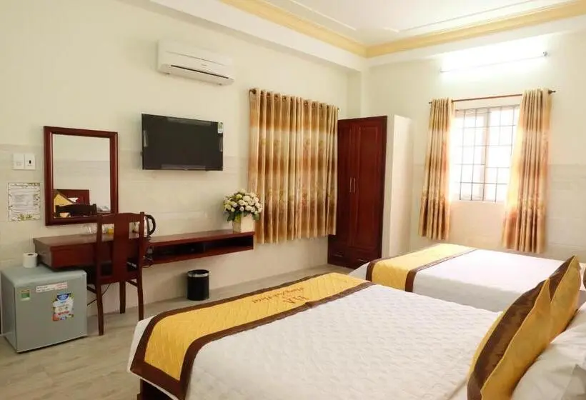 デラックスルーム, Spring Hung Anh Hotel   Sân Bay Tsn
