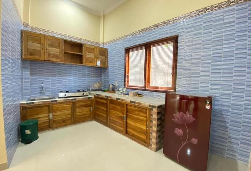 חדר משפחתי, Diver S Cafe Amed