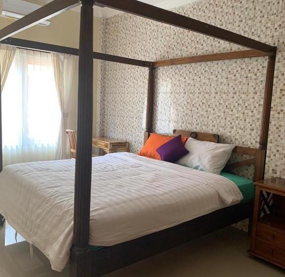 חדר משפחתי, Diver S Cafe Amed