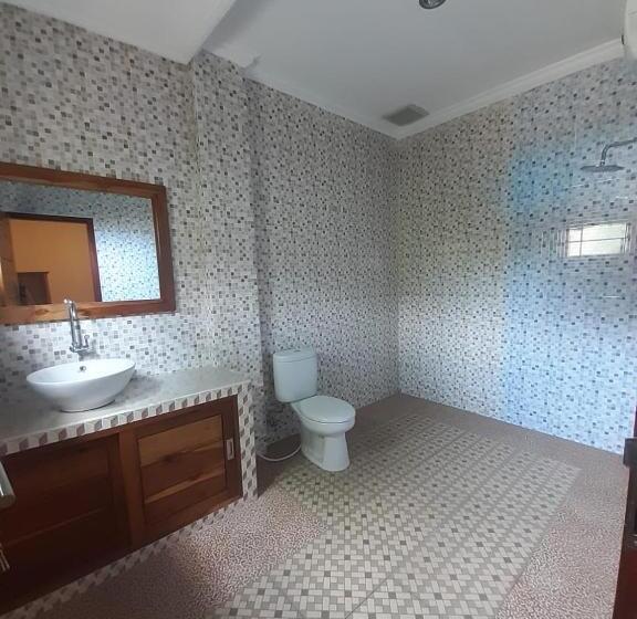 חדר משפחתי, Diver S Cafe Amed