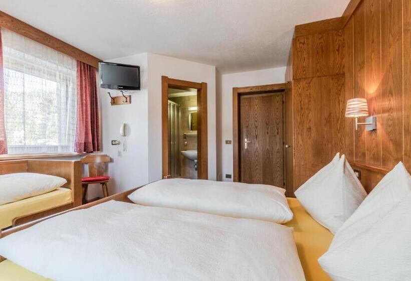 스탠다드 트리플 발코니 룸, Garni Baita