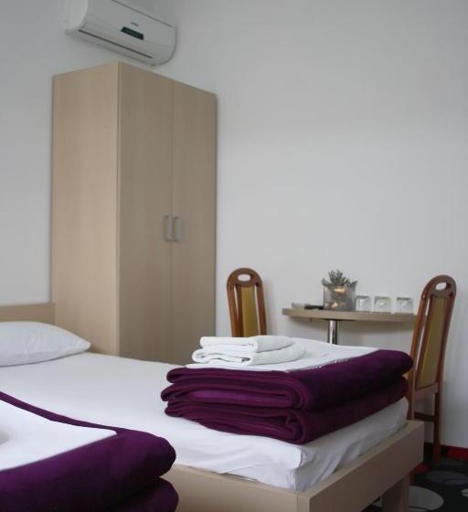 חדר סטנדרט לשלושה, Pansion Komfor Fitea