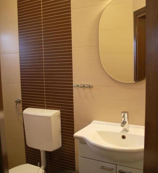 חדר משפחתי, Pansion Komfor Fitea