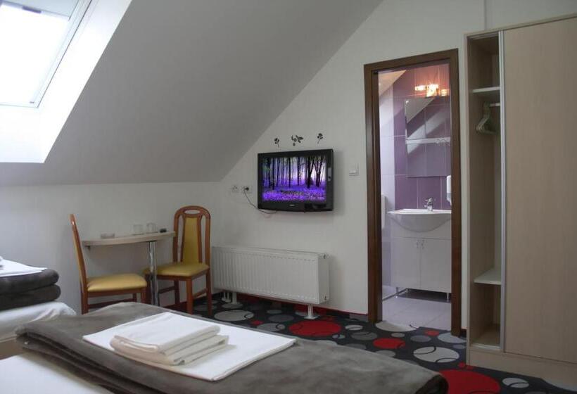 חדר משפחתי, Pansion Komfor Fitea