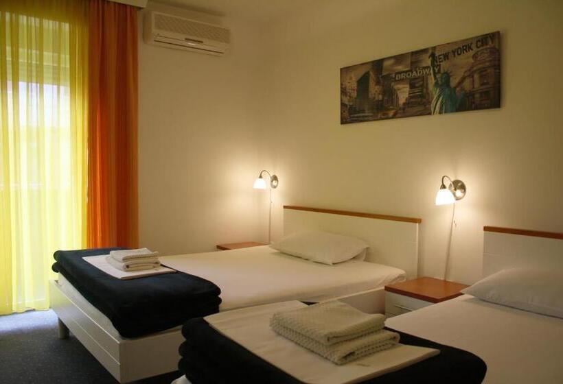 חדר משפחתי, Pansion Komfor Fitea