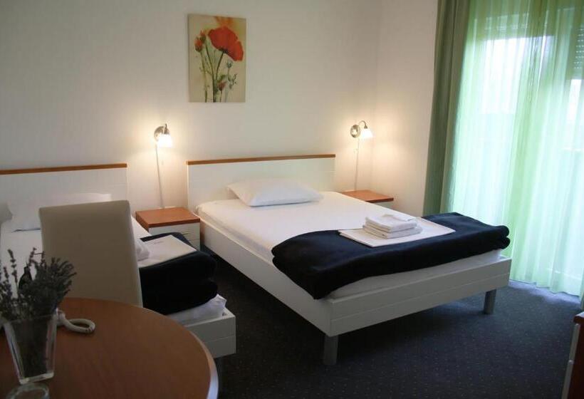 חדר משפחתי, Pansion Komfor Fitea