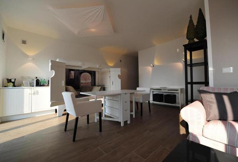 Suite with lake view, Zeno Suites