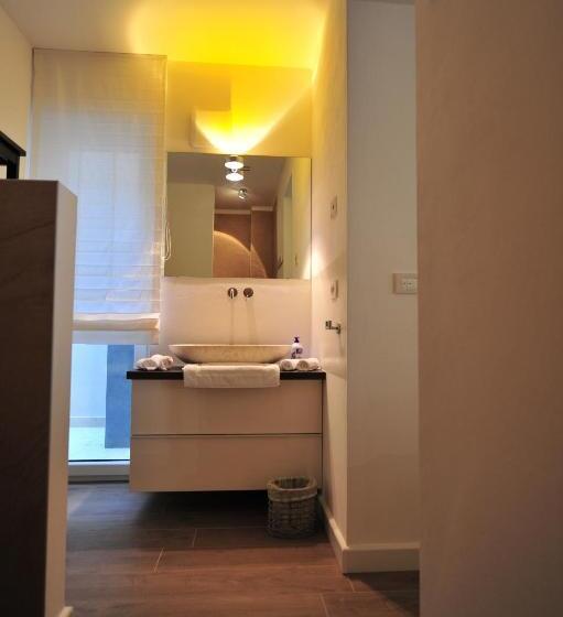 Suite with lake view, Zeno Suites