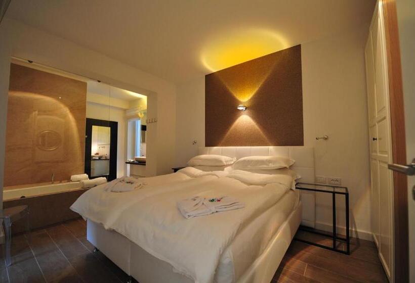 Suite with lake view, Zeno Suites