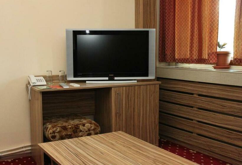 سوییت جونیور, Family Hotel Residence