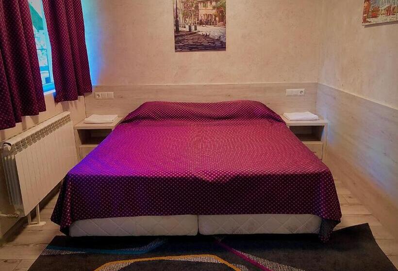 اتاق استاندارد با بالکن, Family Hotel Residence