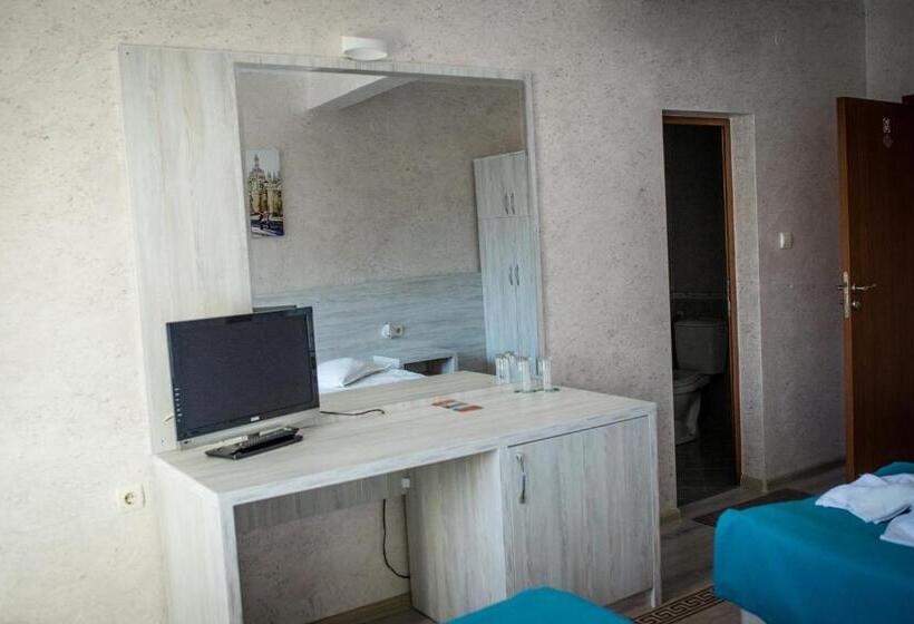 اتاق استاندارد با بالکن, Family Hotel Residence