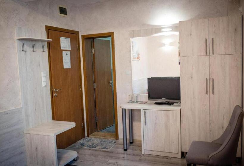 اتاق استاندارد با بالکن, Family Hotel Residence