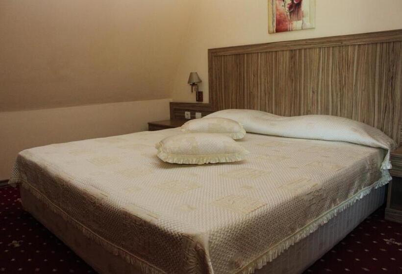 سوییت جونیور, Family Hotel Residence