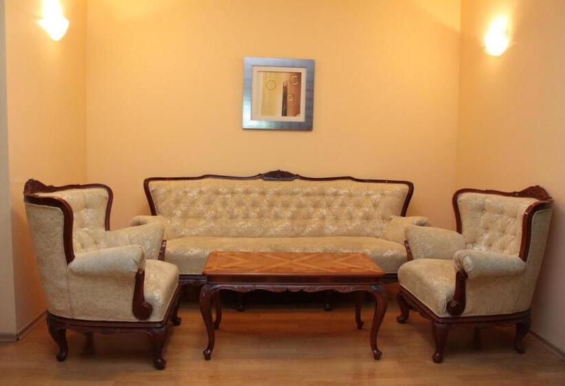 سوییت جونیور, Family Hotel Residence
