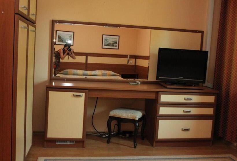 سوییت جونیور, Family Hotel Residence