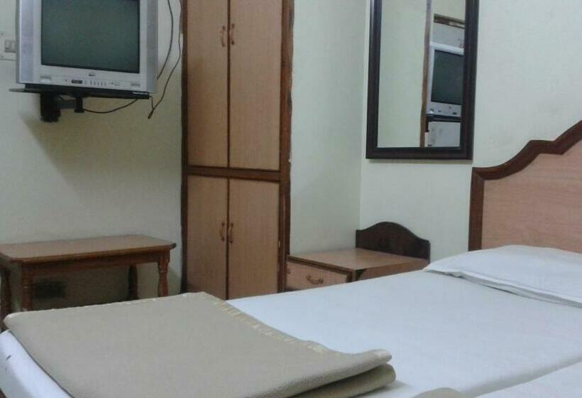 이코노미 룸, Agarala Residency