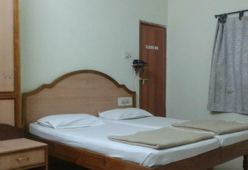 이코노미 룸, Agarala Residency