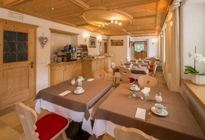 Pokój Standard Widok Góry, Garni Irsara