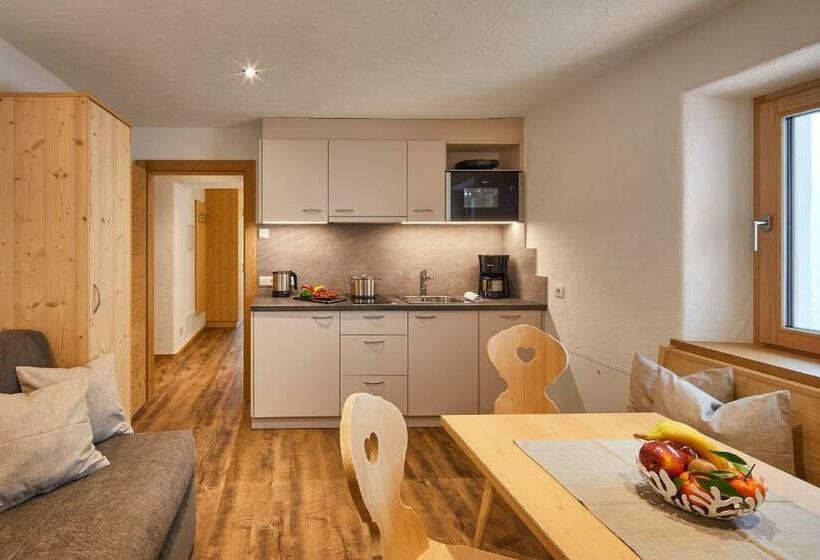 Apartament 1 Sypialnia, Garni Irsara