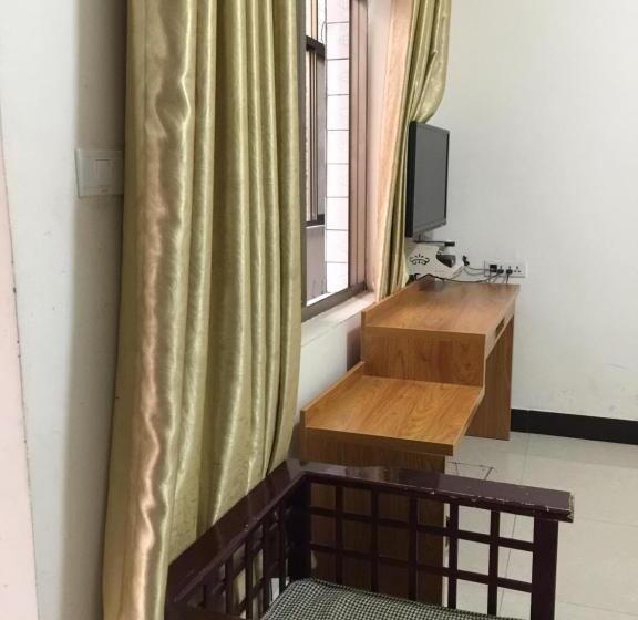 غرفة قياسية ثلاثية, Huashan International Youth Hostel