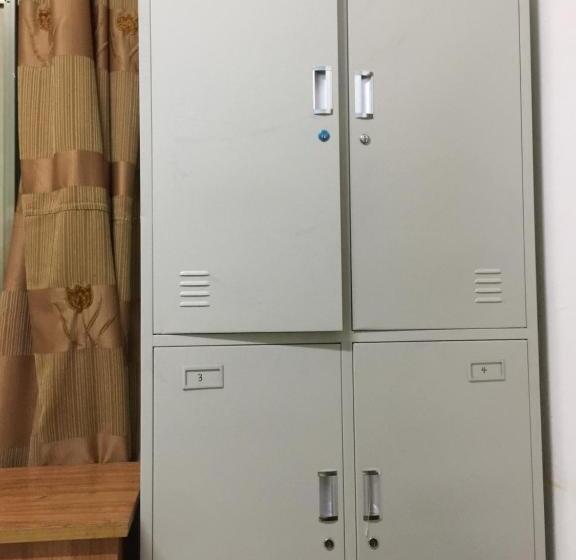 ルームシェアのワンベッド, Huashan International Youth Hostel