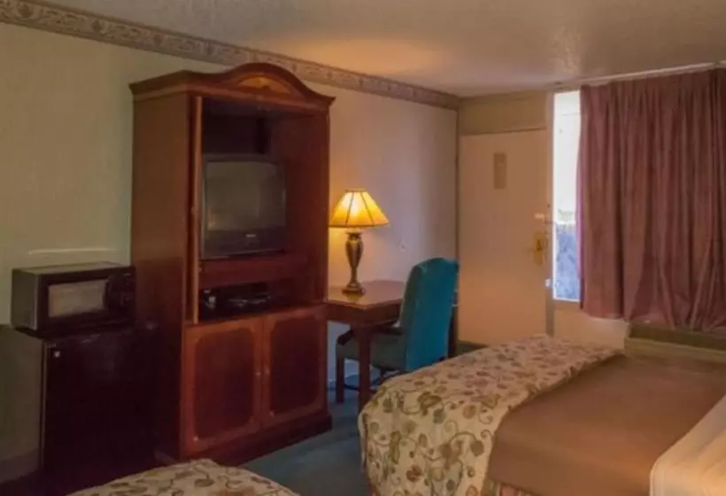 ２ダブルベッドのスタンダードルーム, Executive Inn Hotel & Conference Centre