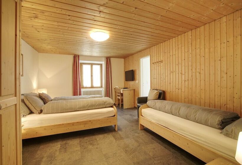 חדר סטנדרט לשלושה, Bellevue