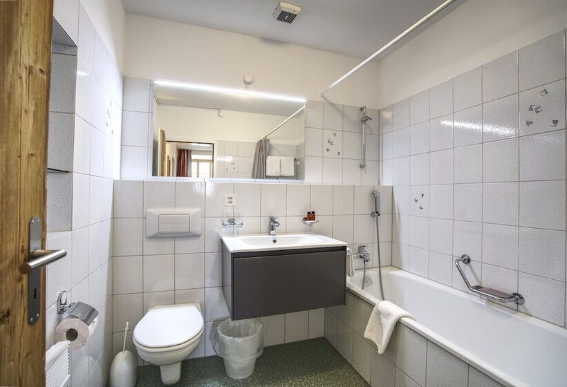 סוויטת ג'וניור, Bellevue