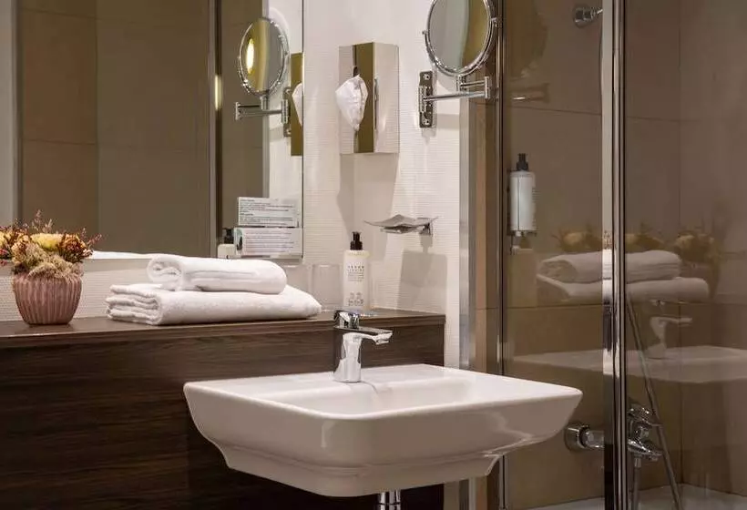 اتاق خانوادگی, Best Western Royal Hotel Caen