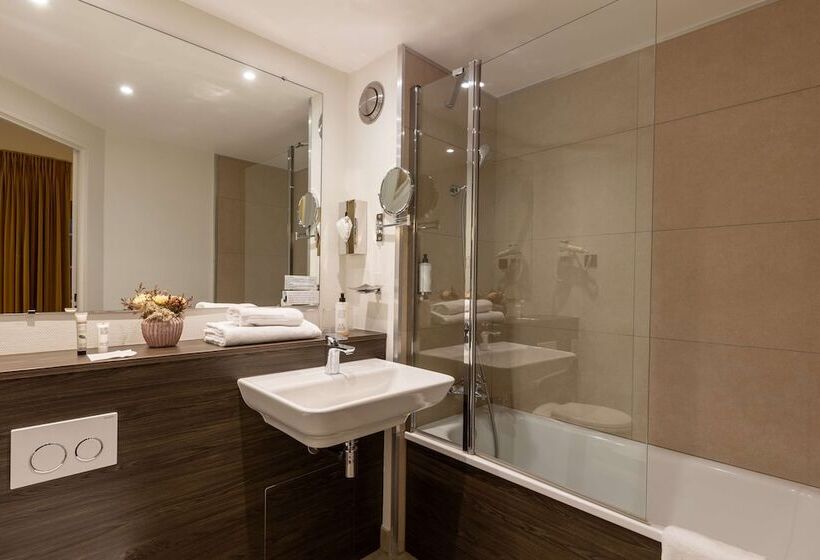 Семейный Номер, Best Western Royal Hotel Caen