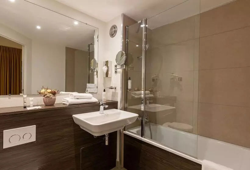 اتاق خانوادگی, Best Western Royal Hotel Caen