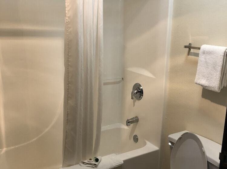 스탠다드 룸 더블 침대 2개, Days Inn By Wyndham Batavia Ohio