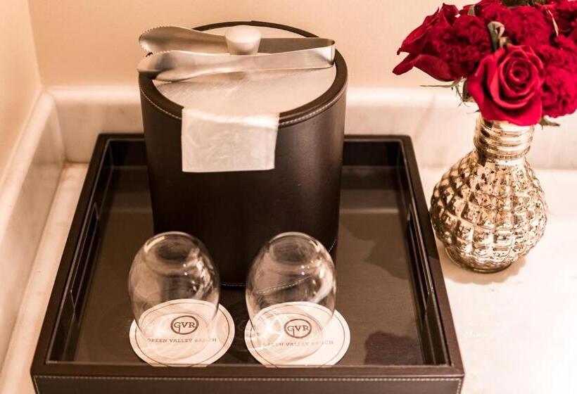 غرفة ديلوكس مزودة بشرفة, Green Valley Ranch Resort Spa Casino