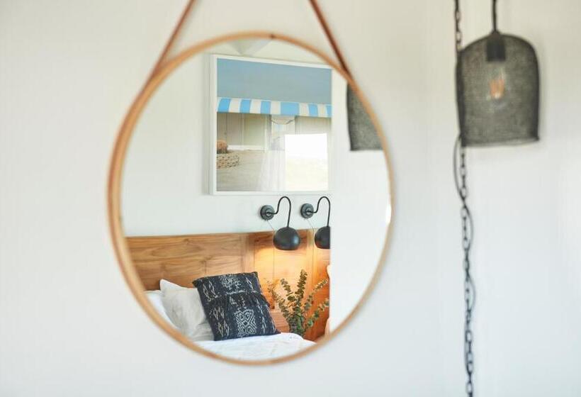 キングサイズベッドのスタンダードルーム, Hero Beach Club