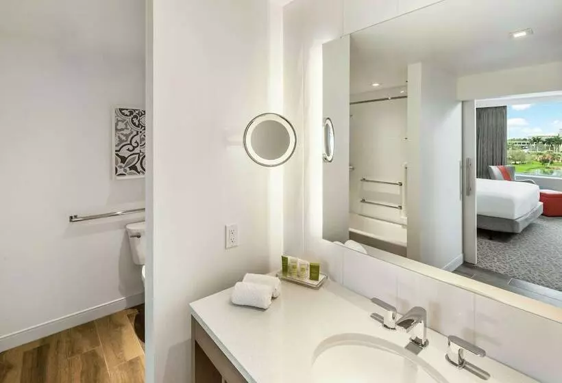 سوییت, Hilton Miami Dadeland