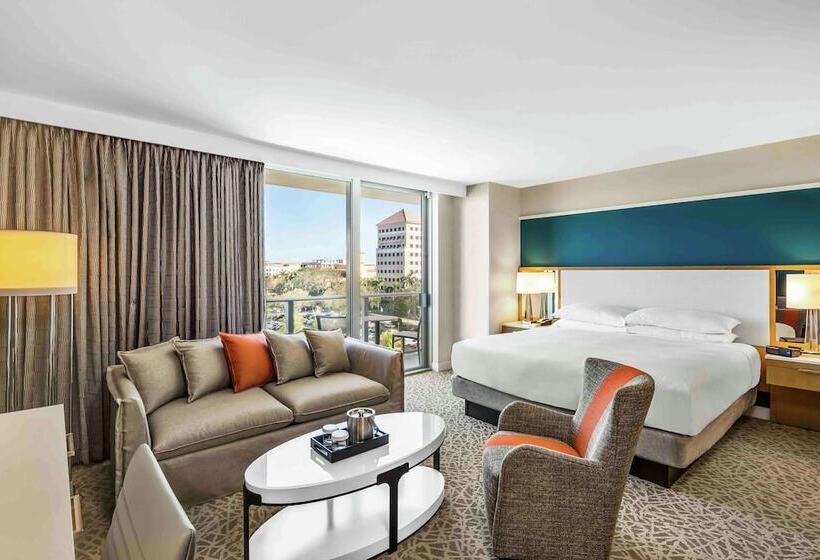 带双人床的标准工作室, Hilton Miami Dadeland