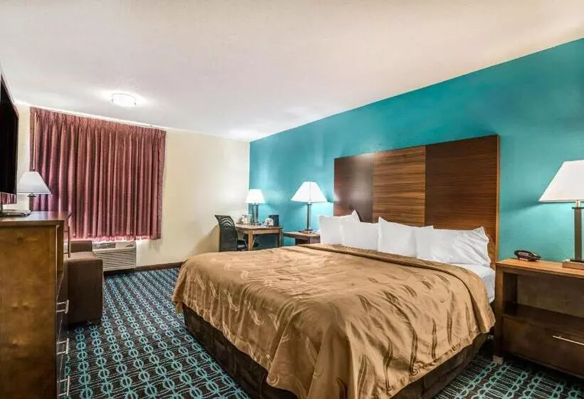 キングサイズベッドのスタンダードルーム, Quality Inn Loudon Concord