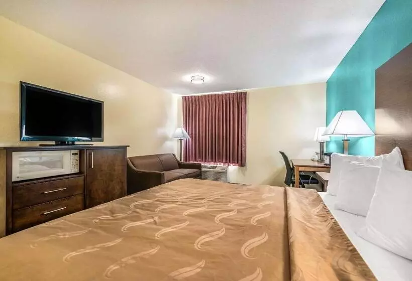 キングサイズベッドのスタンダードルーム, Quality Inn Loudon Concord