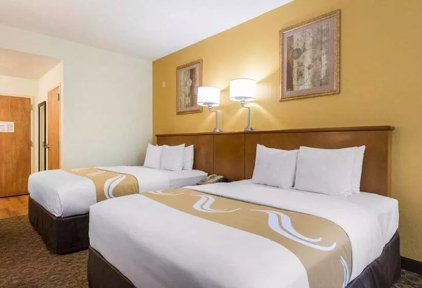 ２ダブルベッドのスタンダードルーム, Quality Inn & Suites Near The Theme Parks