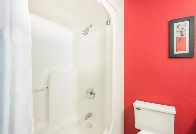 اتاق استاندارد, Ramada By Wyndham Springfield North