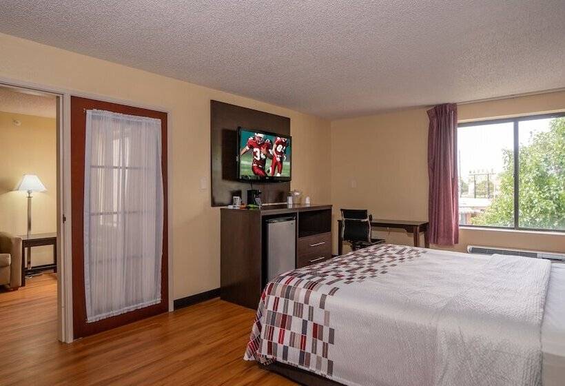 スイート, Red Roof Inn & Suites Indianapolis Airport