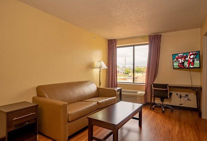 スイート, Red Roof Inn & Suites Indianapolis Airport
