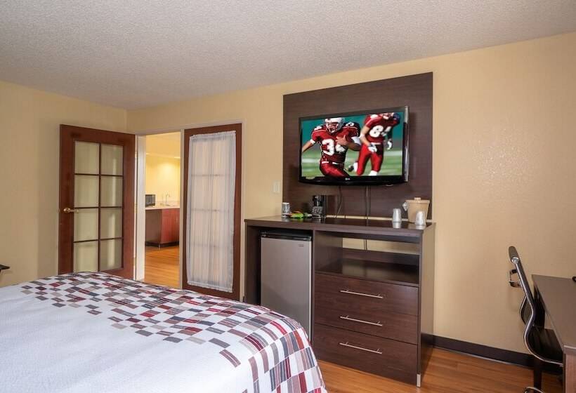スイート, Red Roof Inn & Suites Indianapolis Airport
